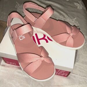NWT Women’s Ryka Adjustable Back-Strap Sport Sandals - Mallorie Size 10W RoseTan